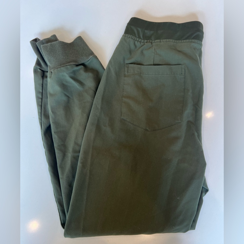 Mandala scrub joggers